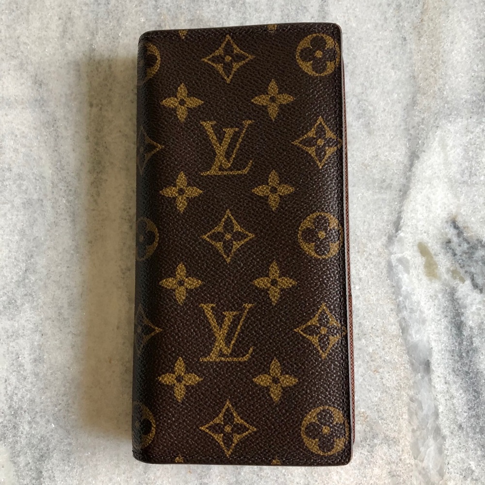 Louis Vuitton Brazza Wallet in Monogram Canvas